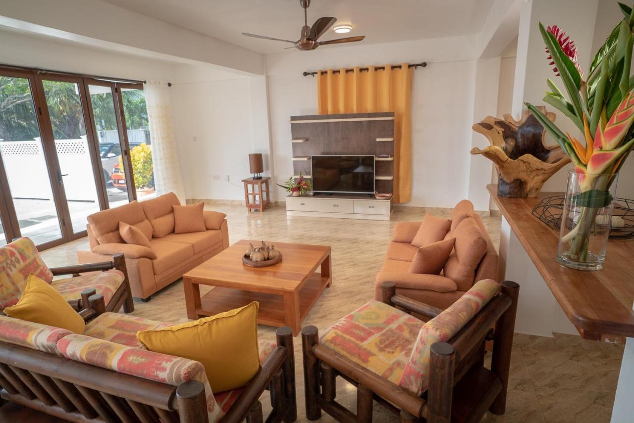 La Belle Residence Self Catering Accommodation Beau Vallon  Buitenkant foto